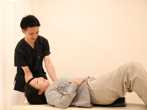 肩こり施術写真