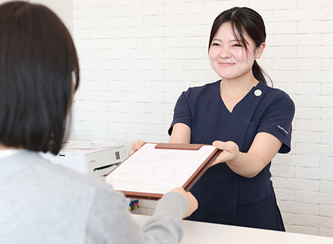 平日20時、土曜も18時まで受付